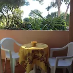 De La ホテル 2*
