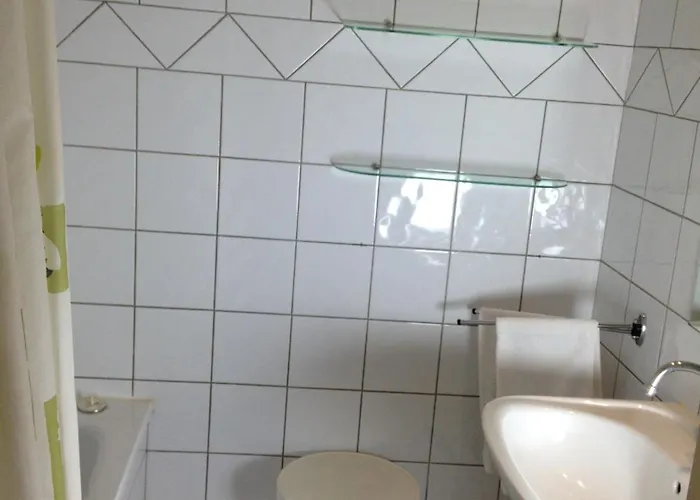 Hotel De La 2*